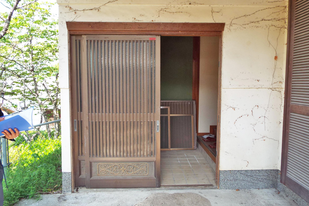 玄関外