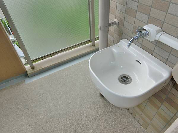 南ベランダ手洗い