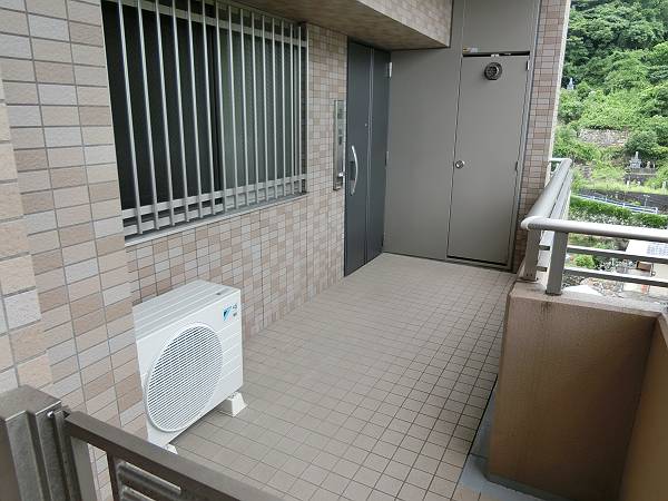 玄関ポーチ